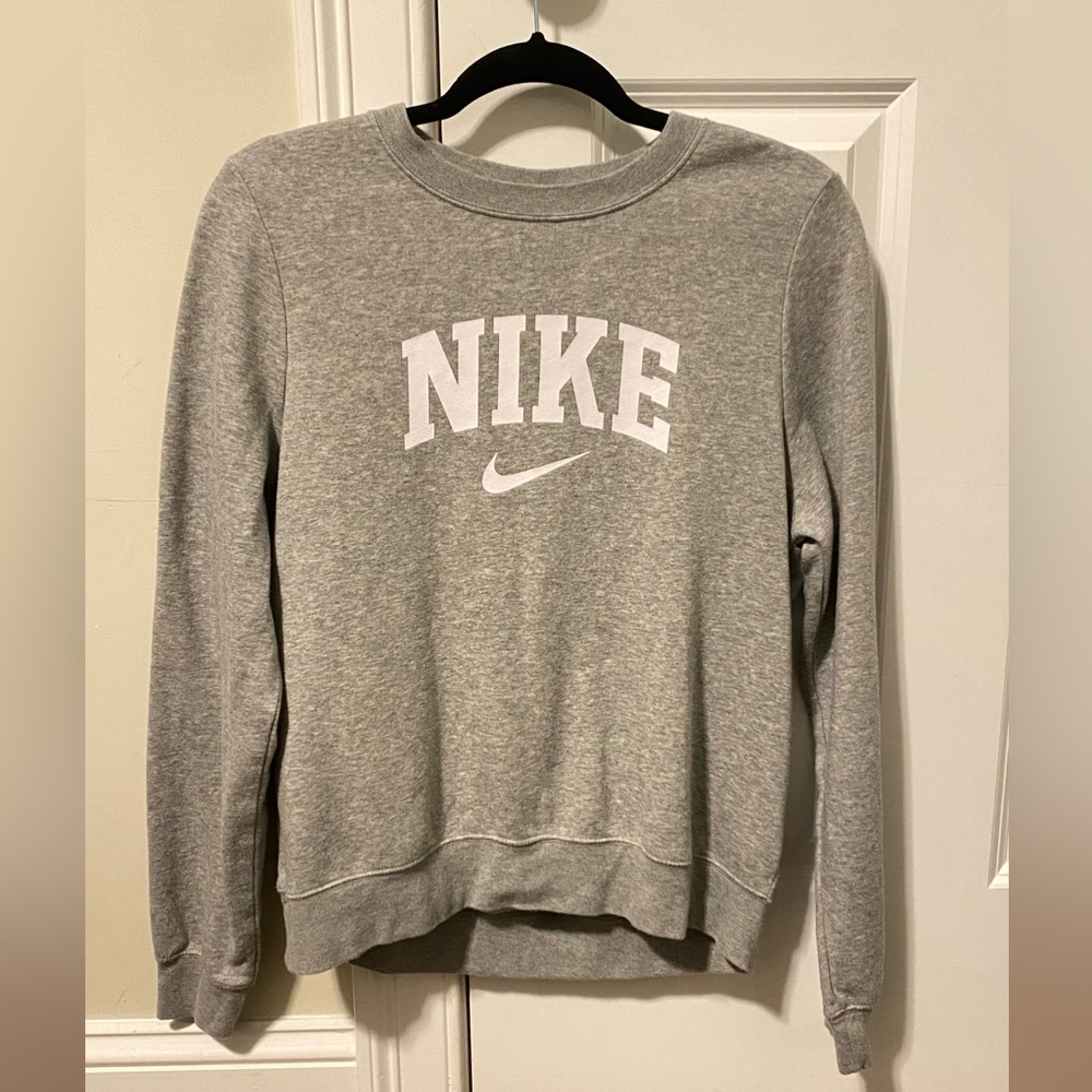 Nike Logo Crewneck Woman’s Medium M